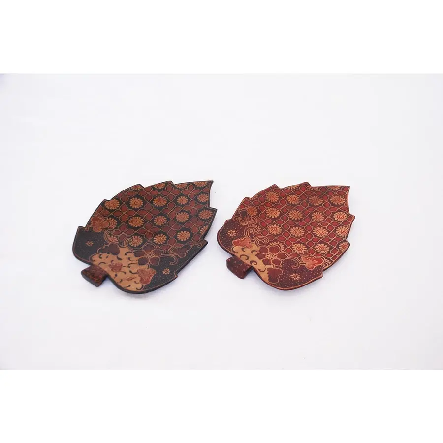 Artisan Leaf-Shaped Wooden Plate